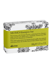 Beauty aus Italien gibt es auch als rechteckiger Shampoo Bar eingepackt in weißem Papier mit Blütenverzierung und grünem Banner mit Schriftzug.