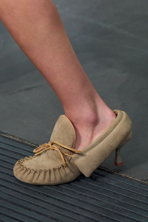 Heel Bootsschuhe bei JW Anderson, Frühjahr/Sommer 2024