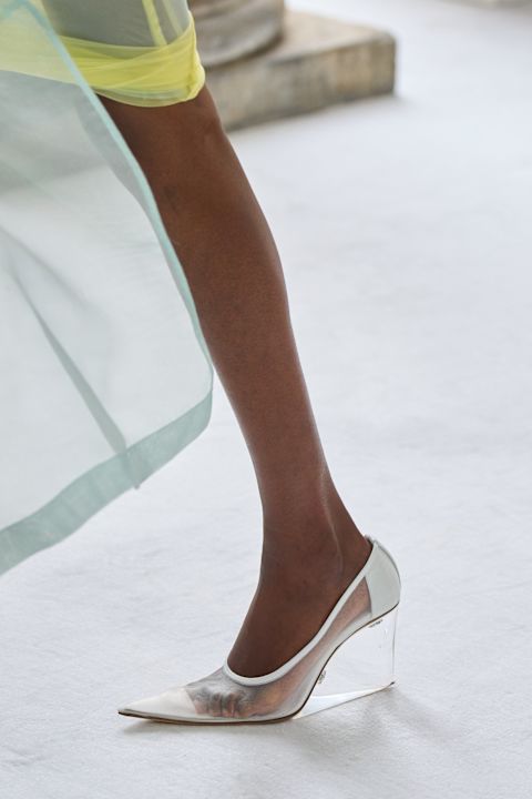 Transparente Keilabsätze bei Sportmax, Frühjahr/Sommer 2025