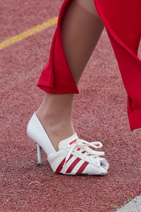 Avavav, Frühjahr/Sommer 2025