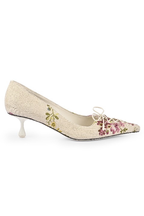 Weiße Pumps mit Blumenprint bei Jimmy Choo, Frühjahr/Sommer 2025