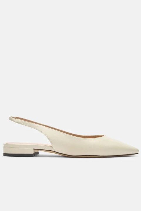 Cremefarbene Slingback Ballerina bei Scarosso, Frühjahr/Sommer 2025