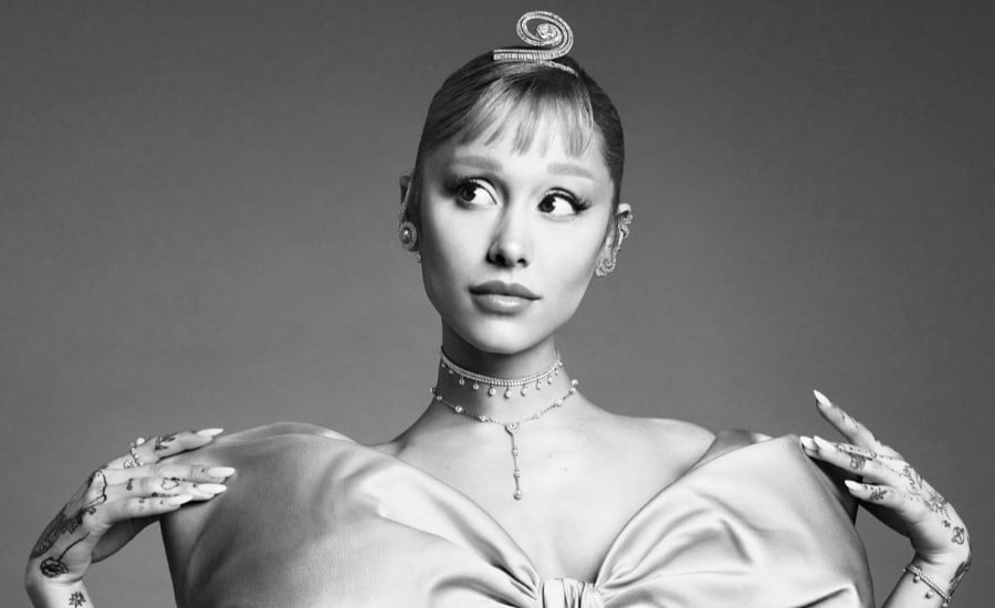 Ariana Grande präsentiert die Ariana Grande x Swarovski Schmuckkollektion
