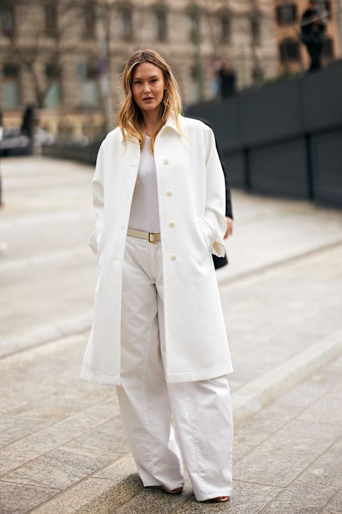 Bar Refaeli in weißem Komplettlook