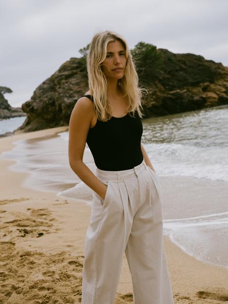 Badeanzug Anvers Black & Sandhamn Sand Stone von Twothirds