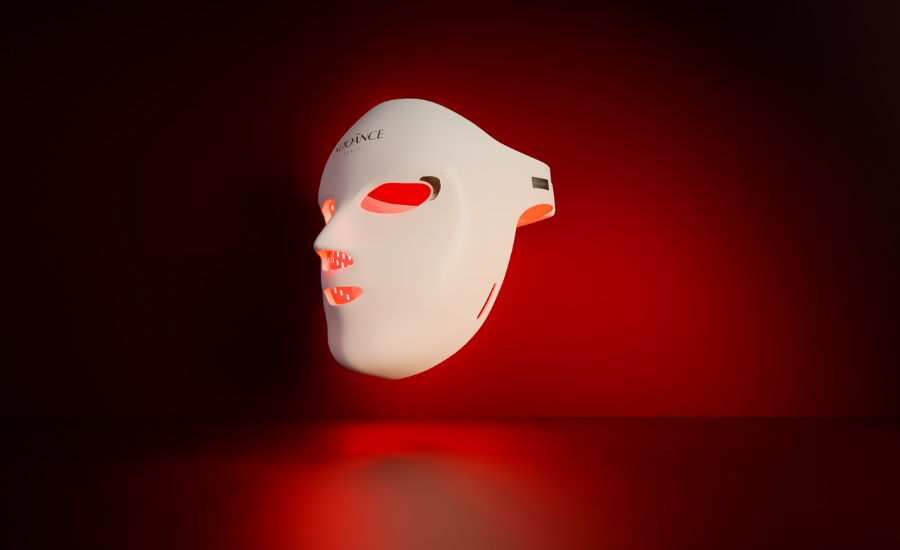 Nooance "Elite X600" LED-Maske sorgt mit einer hoher Anzahl an LED-Lichtern für eine intensive Bestrahlung der Haut.