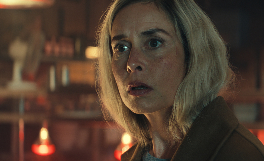 In der Netflix-Serie “Unfamiliar” schlüpft Susanne Wolff in die Rolle von Agentin Meret. Foto: Netflix