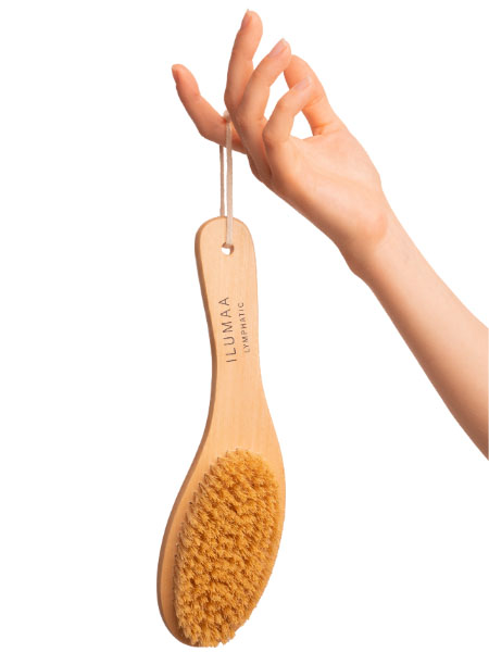 Lieblingsprodukte von Mabel: "Lymphatic Dry Brush" zum Trockenbürsten des Körpers.