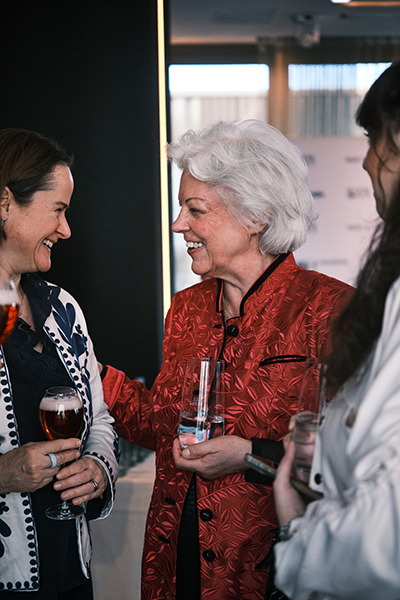 Brigitte Haase (Marie Claire) mit Margot Esser (Pharmos Natur)