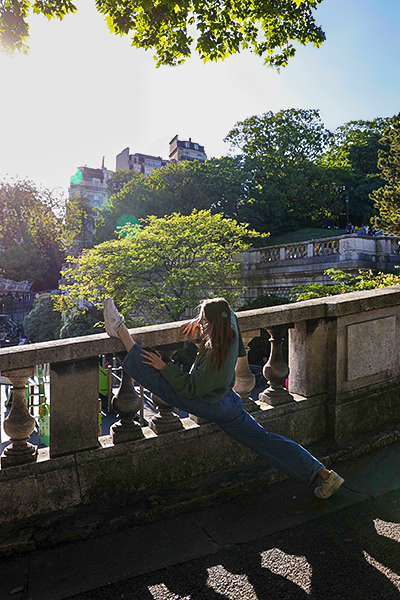 Moulin Rouge / Lea Zirkusartistin / Paris 05-2025