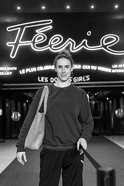 Moulin Rouge / Lea Zirkusartistin / Paris 05-2025