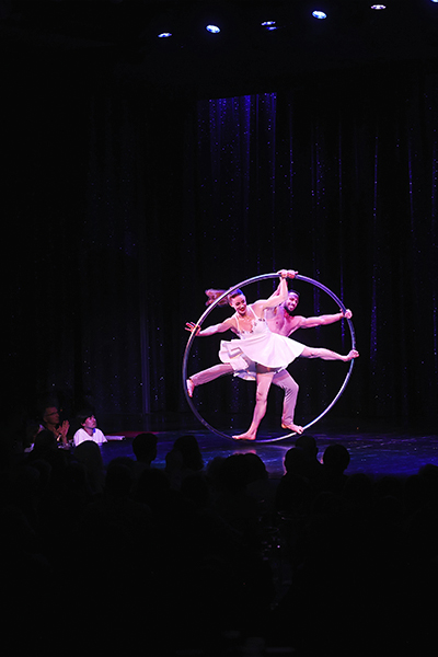 Moulin Rouge / Lea Zirkusartistin / Paris 05-2025