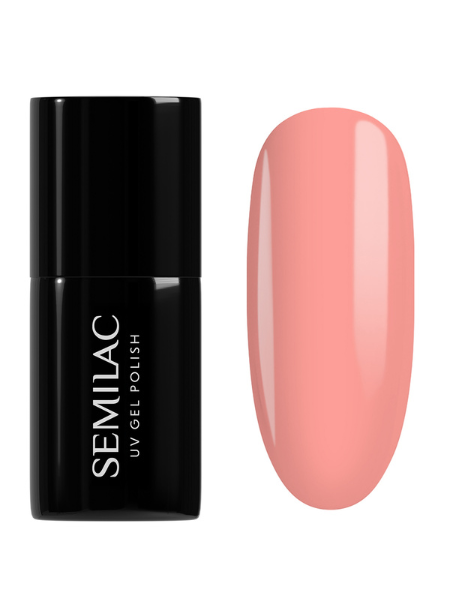 Pastellnägel mit Semilac sorgt für softe Vibes mit einem zarten Apricotton.