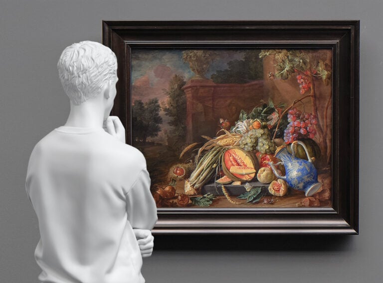 The Visitor mit Stillleben mit Gemüse Elmgreen & Dragset The Visitor, 2025 Bronze, Lack 178 x 61 x 33.5 cm Cornelis de Heem Stillleben mit Gemüse und Früchten vor einer Gartenbalustrade, 1658 Öl auf Kupfer 69,8 x 87,1 cm Städel Museum Foto: Studio Elmgreen & Dragset © VG Bild-Kunst, Bonn 2025