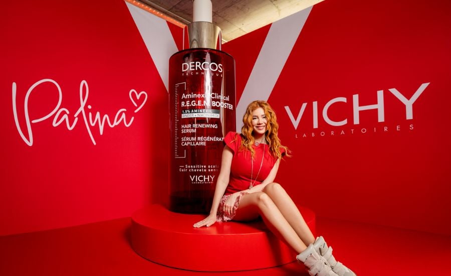 Schauspielerin, Moderatorin, DJane, Astro-Expertin und Vichy-Gesicht Palina Rojinski spricht über Longevity und gesunde Rituale. Foto: Courtesy of Vichy