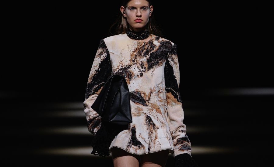 Rebekka Ruétz und Feiler Beauty haben für die neue Frühling/Sommer 2027 Kollektion zusammengearbeitet. Foto: Marcus Hartelt
