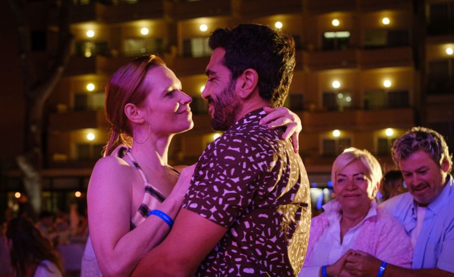 Karoline Herfurth und Elyas M'Barek in "Der perfekte Urlaub"