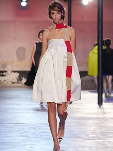 N°21 Kleid mit Schal