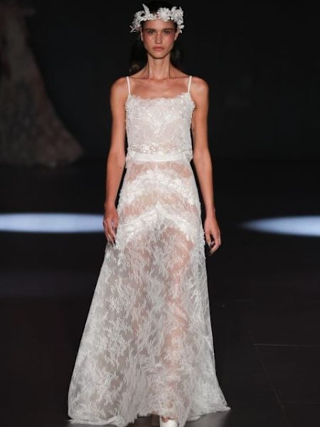 Kleid aus Spitze bei Yolancris