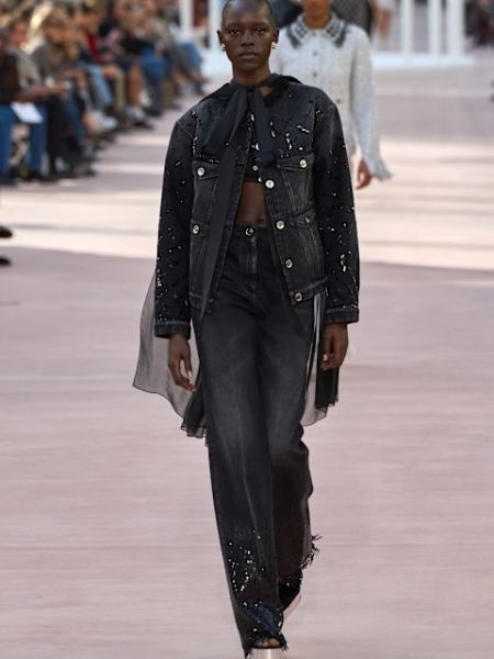 Jeans mit hoher Taille bei Chanel