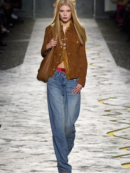Jeans mit niedriger Taille bei Versace