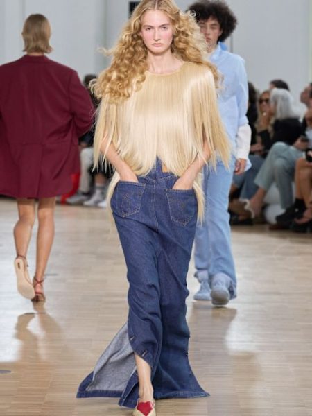 Haariges Oberteil zu Jeansrock