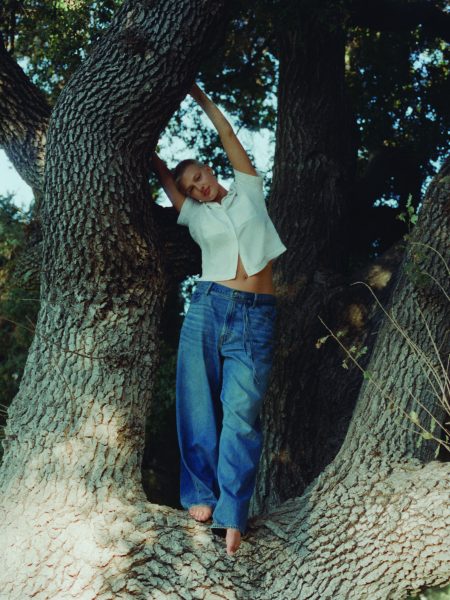 Wide Leg Low Waist Jeans zu weißer Bluse bei Levis