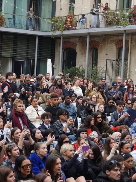 Die Crowd von La Watch Party in Paris 2025