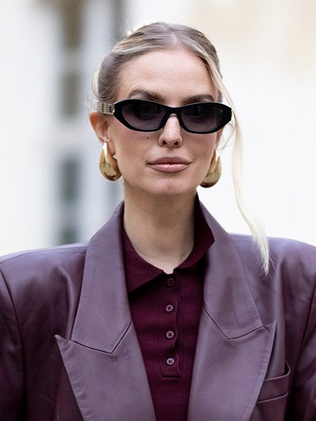 Leonie Hanne trägt den Sonnenbrillen-Trend 2025 Slim Shades