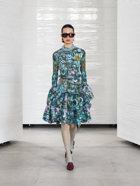 WF_SS27_EXCHANGE_RUNWAY_LOOK30